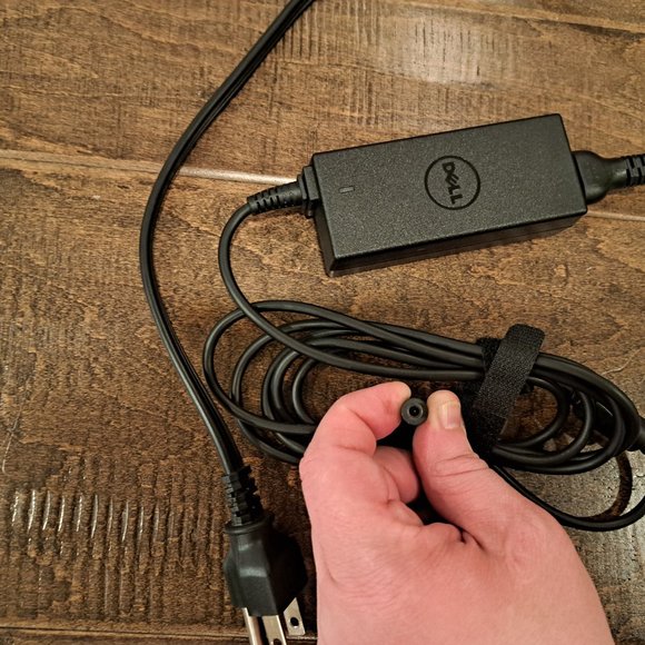 Dell 45W AC/DC Adaper Cord - Picture 2 of 3